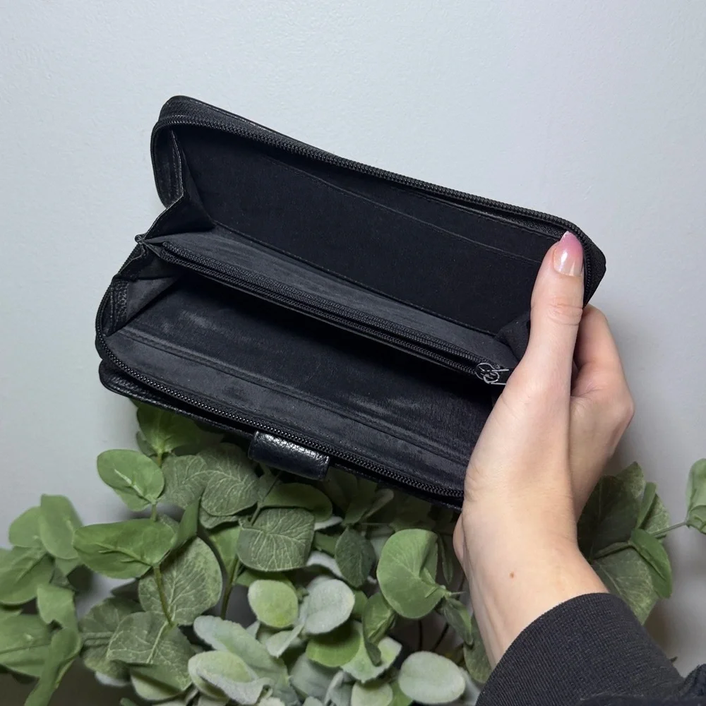 Black Genuine Leather Wallet with Logo Zip closure
